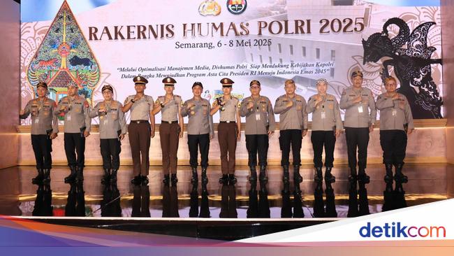 Kabidhumas Polda Metro Raih 2 Penghargaan di Rakernis Humas Polri