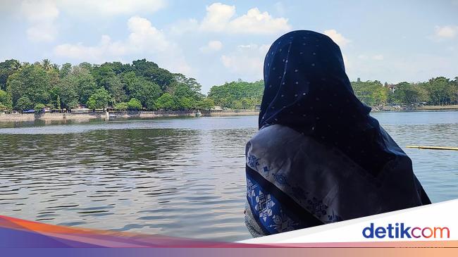 Menjelajahi Situ Gede Naik Perahu Basuri Klakson Telolet