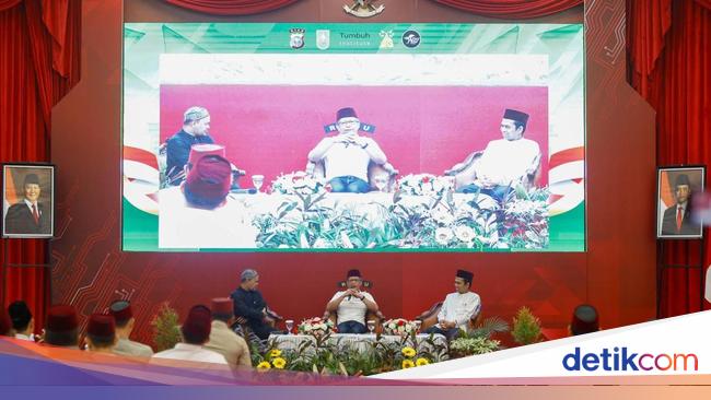 Kajian Subuh di Polda Riau: UAS-Rocky Gerung Bahas Alam Sisi Agama dan Sains