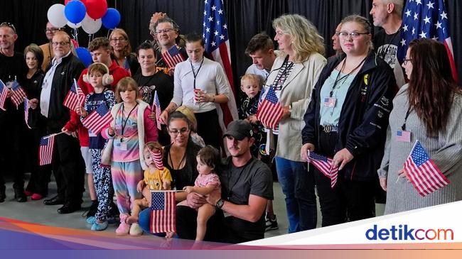 AS Sambut 'Pengungsi' Kulit Putih Afrika Selatan Pertama di Era Trump