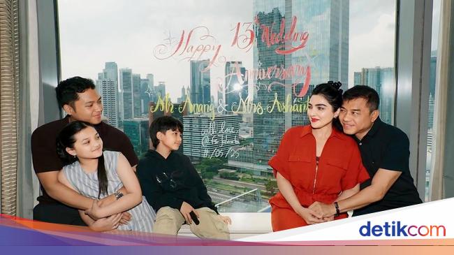 Selamat Ulang Tahun Pernikahan ke-13 Anang Hermansyah dan Ashanty