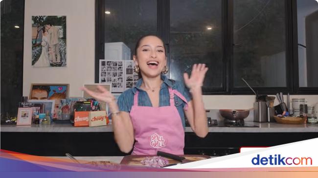 Jirayut Masak Pad Thai Bareng Jennifer Coppen dan Yaya