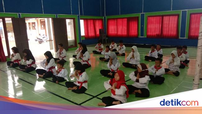 Aiptu Ahmad Polisi Inspiratif di Bidang Olahraga Bina Pelajar Lewat Silat