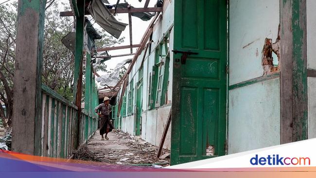 Gempuran Junta Myanmar Hantam Sekolah, 22 Orang Tewas