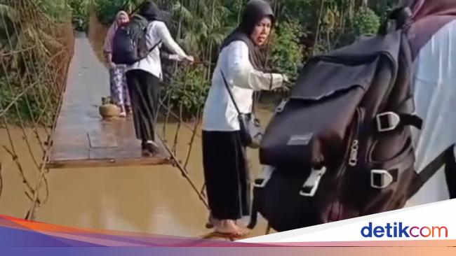 Guru di Jambi Minta Maaf Usai Viralkan Jembatan Rusak