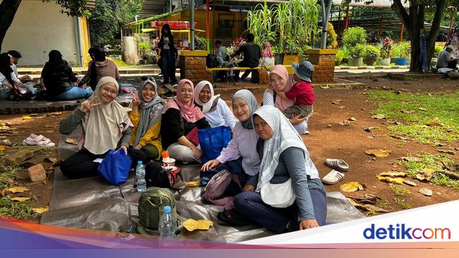 Ibu-ibu Cilandak Bawa Anak Piknik di Ragunan: Biar Nggak Liat HP Terus