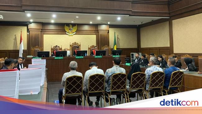 6 Eks Pejabat Antam Dituntut 9 Tahun Penjara di Kasus Cuci-Lebur Emas