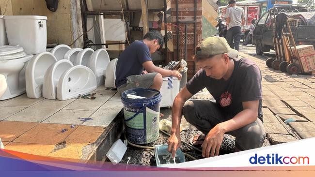Ada Cuan di Balik Bisnis Kloset Bekas