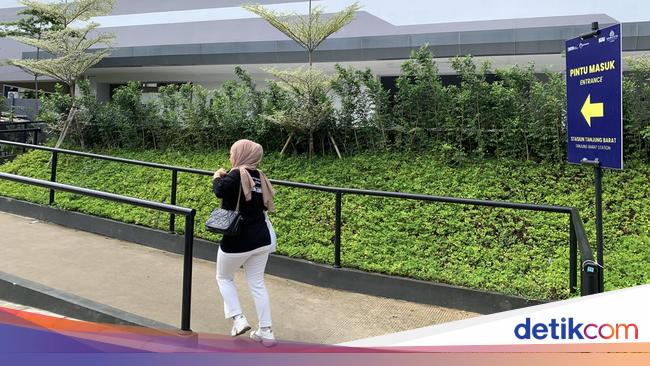 Penumpang Keluhkan Akses Baru Stasiun Tanjung Barat: Muternya Jauh