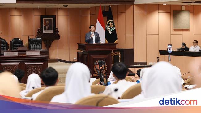 Wujudkan Generasi Emas, Ibas Ajak Anak Muda Perkuat Budaya Membaca