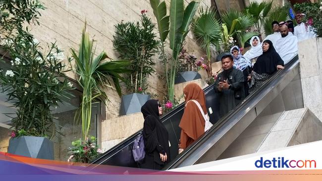 Saat Eskalator Viral Jadi Favorit Jemaah Haji Lihat Keindahan Masjidil Haram