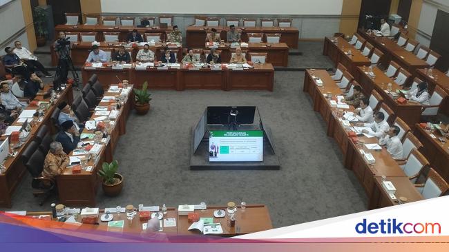 Ramai-ramai Anggota DPR Cecar Kemenag soal Pergantian Sistem Syarikah