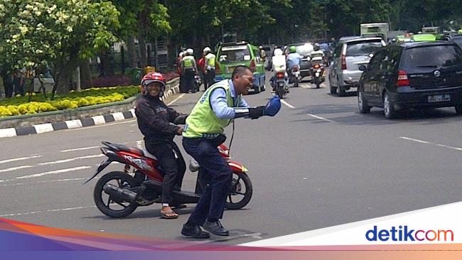 Relawan Pengatur Lalin Viral Bergaya Nyentrik di Kota Bogor Meninggal