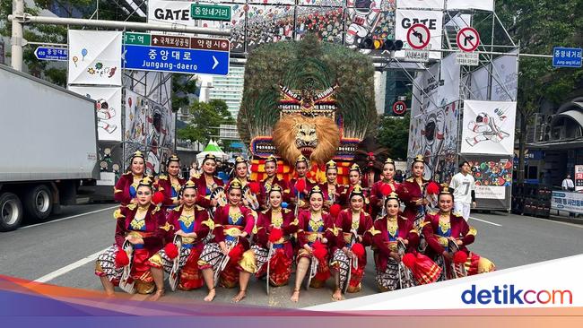 Tarian Reog Ponorogo Sukses Memukau Penonton Korea Selatan