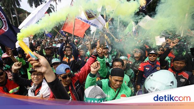 Ojol Teriak Upahnya Dibabat Aplikator, Istana Bilang Begini