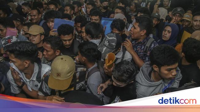 Suramnya Nasib Lulusan Baru Indonesia: Media Internasional Soroti Tingginya Angka Pengangguran Sarjana