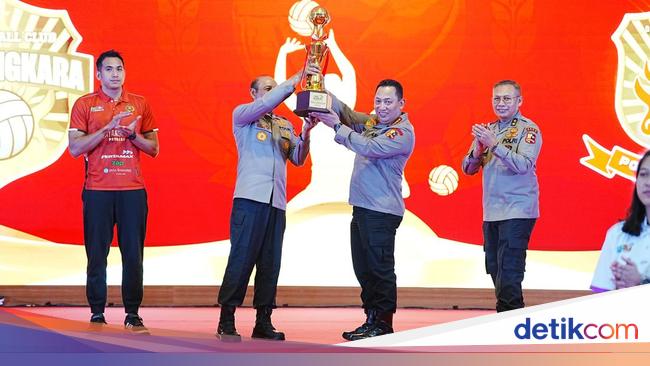 Kapolri Apresiasi Prestasi Tim Bola Voli Jakarta Bhayangkara dan Jakarta Popsivo Polwan