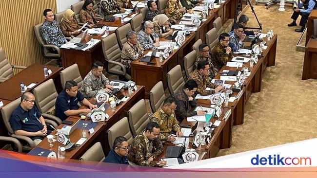 Mendag Ungkap Tarif Trump Bisa Kerek Harga Barang-Banjir Impor