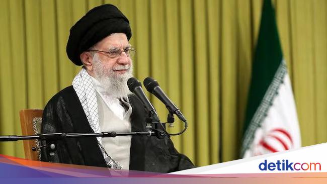 Khamenei Ragu Perundingan Nuklir Iran-AS Akan Sukses