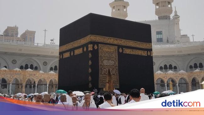 Jemaah Haji Diminta Hati-hati Sentuh Kakbah Saat Berihram, Ini Alasannya