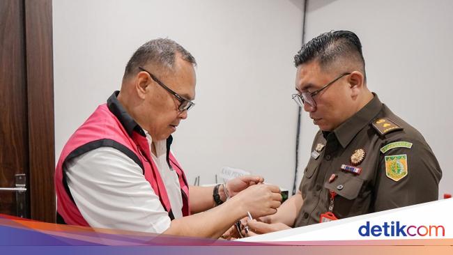 Kejagung Limpahkan 9 Tersangka Kasus Korupsi Impor Gula ke Kejari Jakpus