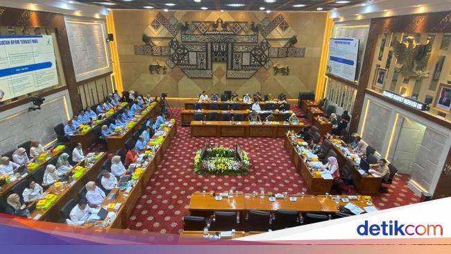 Rapat dengan BGN, Legislator Kritik Ribuan Food Tray MBG Impor dari China