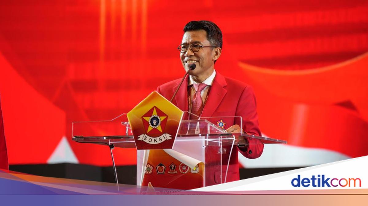 Albina uning jinsiy olatini ushlab oldi Lezbiyenlar qinni yaqindan yalaydi