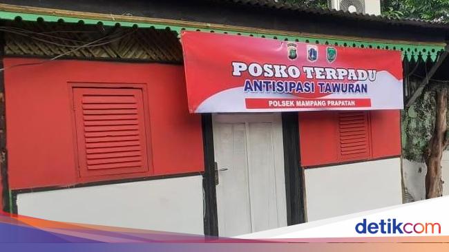 Dicat Merah Putih, Posko Ormas di Mampang Kini Jadi Pos Anti Tawuran