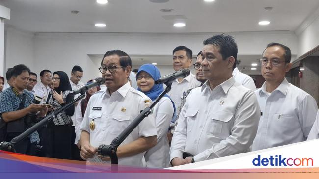 Cerita Pramono Pernah Didoakan Riza Patria Jadi Gubernur: Padahal Tim Lawan