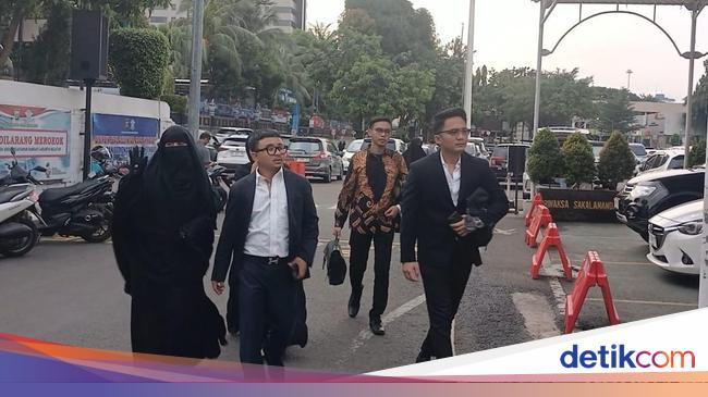 Umi Pipik Pastikan Kondisi Mental Baik Usai Polisikan 2 Akun Pembully