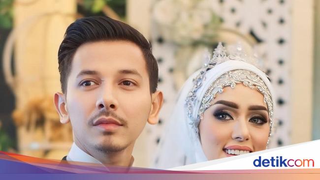 Fairuz A Rafiq Sebut Sonny Septian Hadiah Terindah dari Allah