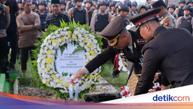 Kapolda Riau Beri Penghormatan Terakhir Anggota Tim Raga yang Wafat