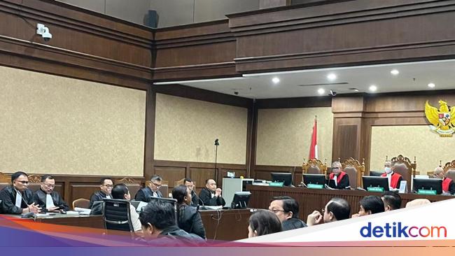 Eks Kader PDIP Ngaku Diberi Tugas Lobi Riezky agar Mundur demi Harun Masiku