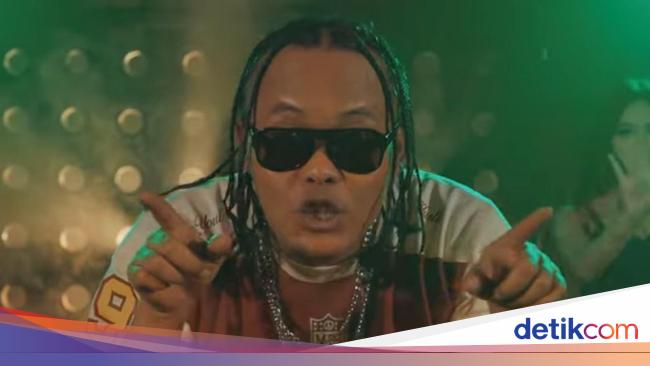 Penampilan Baru Sule di Video Klip Hey Kamu