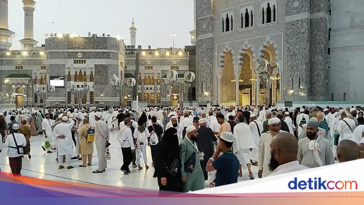 Siapa yang Bersihkan Masjidil Haram Setiap Hari?