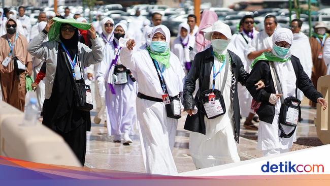 103 Ribu Jemaah Haji Diberangkatkan dari Madinah ke Makkah, Petugas Menyusul