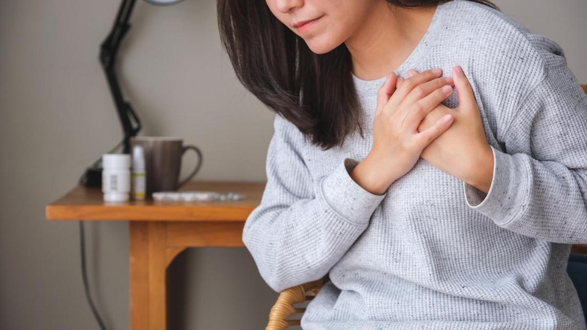 Nyeri Dada Tiba-tiba Perlu Segera Periksa? Ini Penjelasan Dokter
