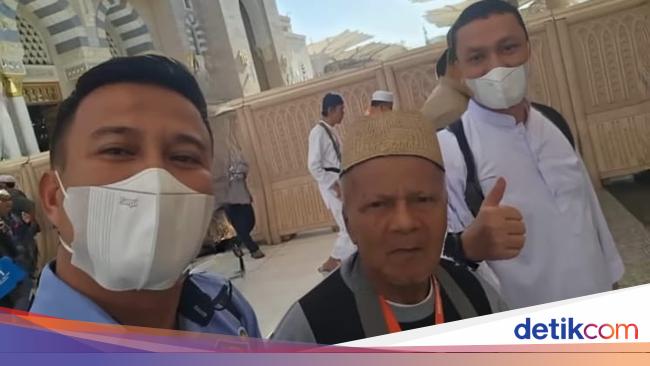 Kisah Iptu Riko, Polisi Riau yang Jadi Pelayan Haji Lansia di Tanah Suci