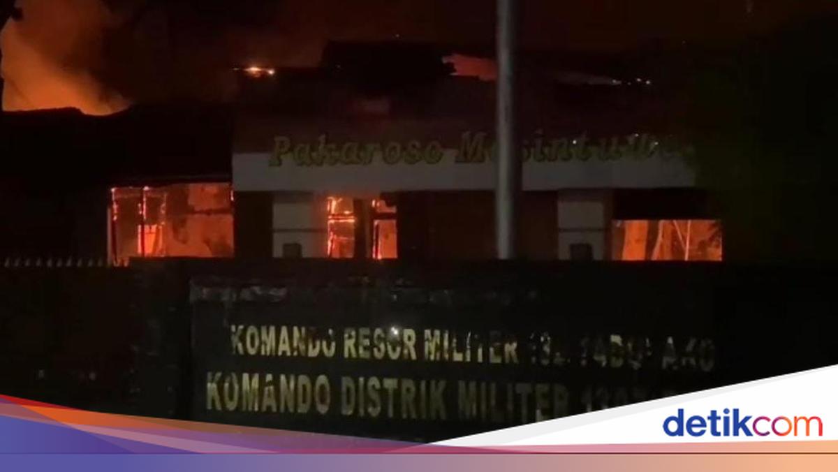 Kronologi Kebakaran Markas Kodim 1307/Poso, Percikan Api dari Atap Gedung
