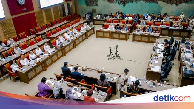 Wamenbud Giring Jadi Komisaris Anak Usaha Garuda, Legislator: Selamat