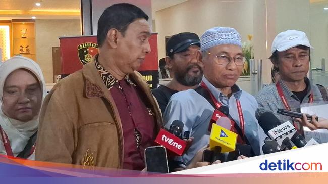 Penyelidikan Isu Ijazah Palsu Jokowi Disetop, TPUA Sampaikan Keberatan
