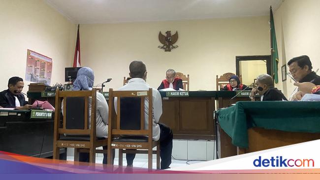 Eks Kaprodi PPDS Anestesi Undip Didakwa Paksa Residen Bayar Rp 80 Juta