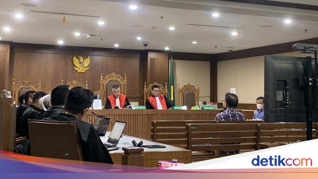 Makelar Zarof Ngaku Tertekan tapi Ditanya Hakim Malah Jawab Begini