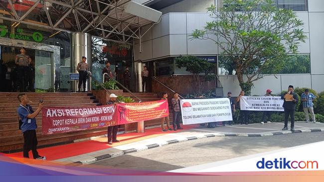 Sejumlah ASN BRIN Gelar Demo di Kantor, Ini Tuntutannya