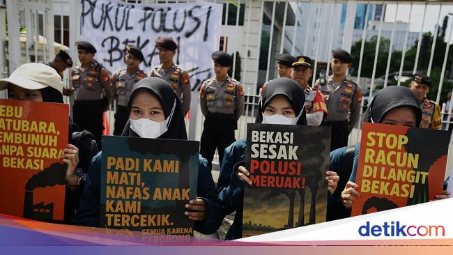 Aksi Mahasiswa Tuntut Penghentian PLTU Babelan Bekasi