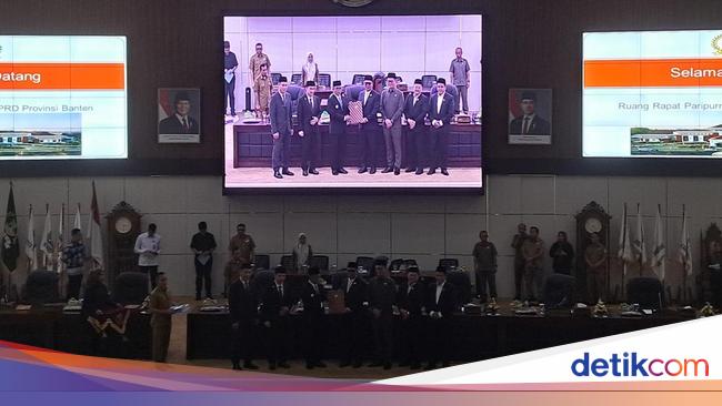 Serahkan RPJMD Banten 2025-2029, Andra Soni Harap Segera Disahkan DPRD