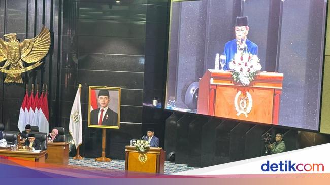 Pramono Bakal Bikin Perda Hapus KJP bagi Siswa Ketahuan Merokok