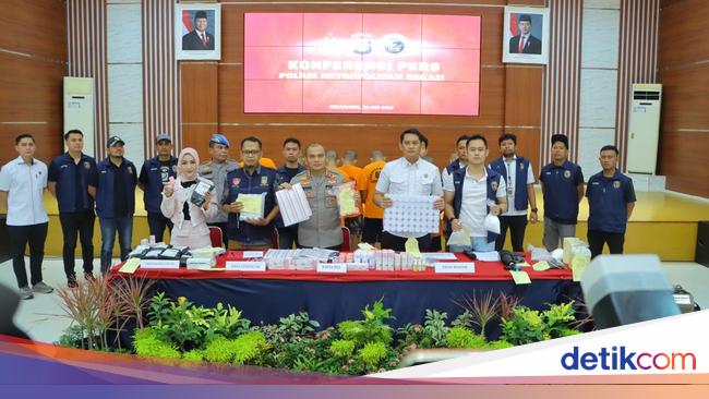 Pabrik di Bekasi Sudah 2 Tahun Racik Skincare Palsu, Omzetnya Rp 1,2 Miliar