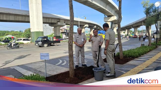 Pramono Tanam 103 Pohon Tabe Buya di Cakung: Kita Ingin Jakarta Lebih Hijau