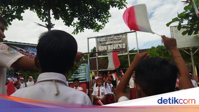 Viral Puluhan Siswa Belajar di Teras SDN di Pandeglang, Ini Solusi Pemkab